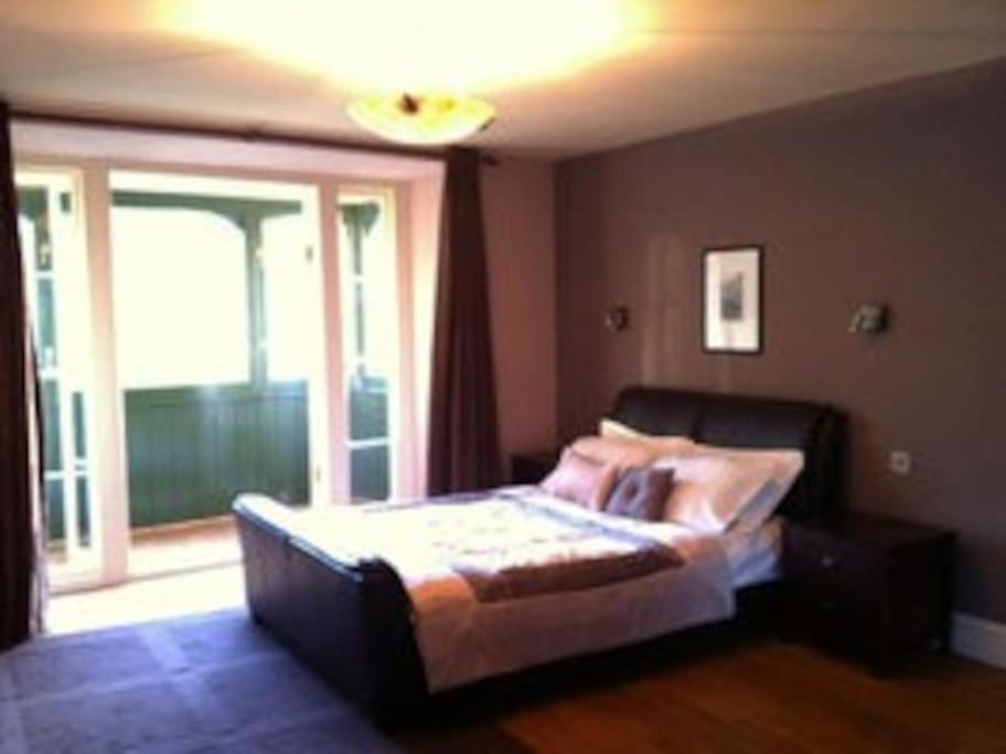 Huge Tenby Pet Friendly House Sleeps 14 Dış mekan fotoğraf
